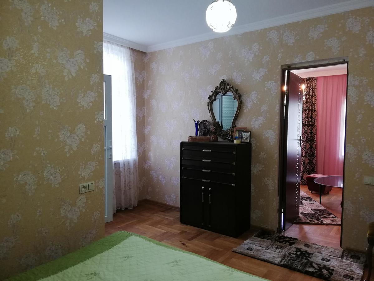 Guest House Quiet Home Batumi Ngoại thất bức ảnh
