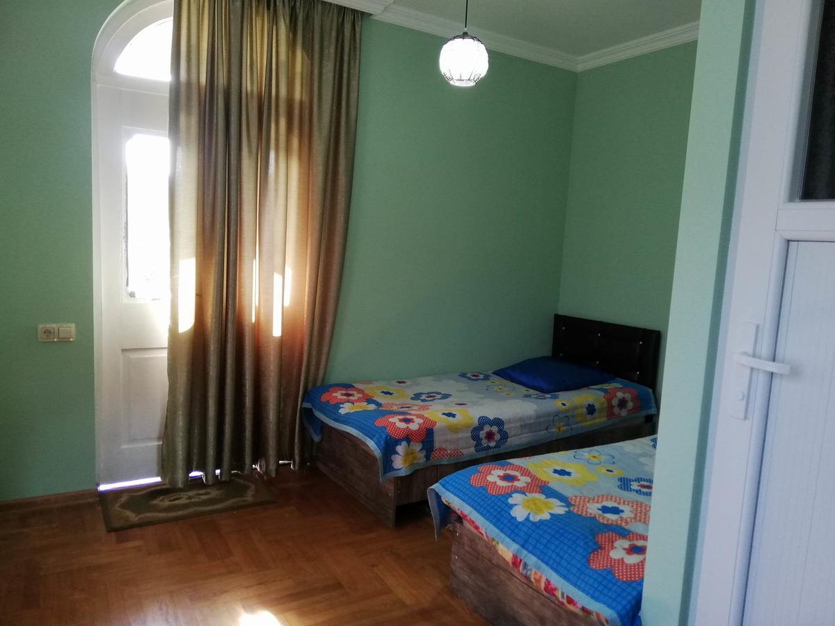 Guest House Quiet Home Batumi Ngoại thất bức ảnh