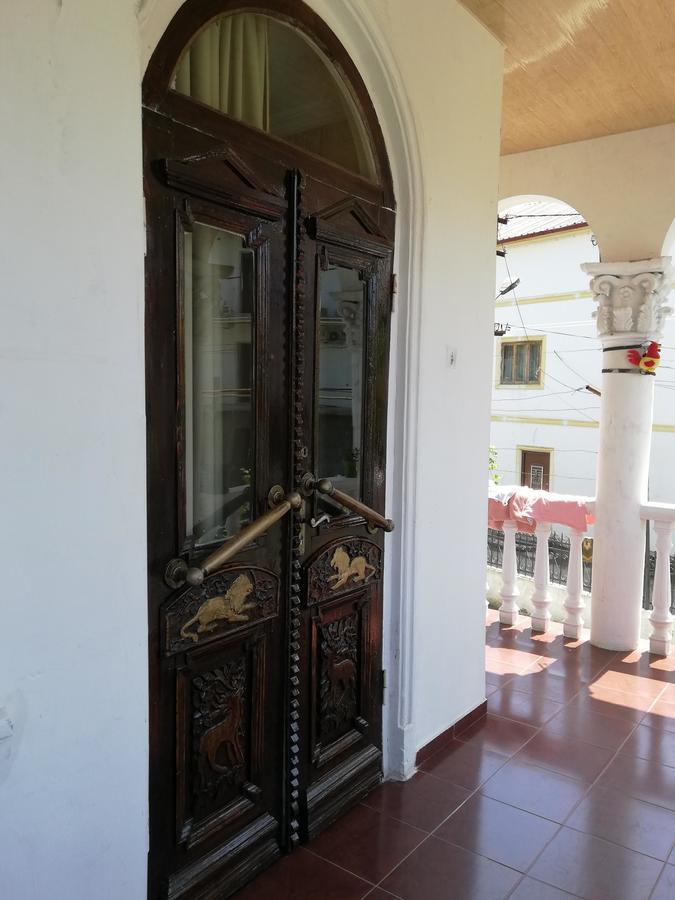 Guest House Quiet Home Batumi Ngoại thất bức ảnh